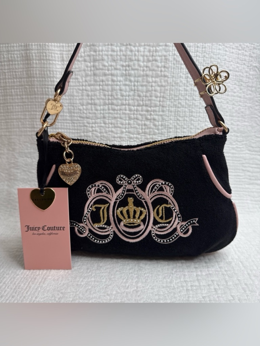 Juicy Coutureee Lovers Club Wristlet- Color:Liquorice/Pink Diamond 🖤